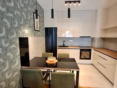 Izdavanje, dvosoban stan, 77m², Centar, Podgorica - image 5