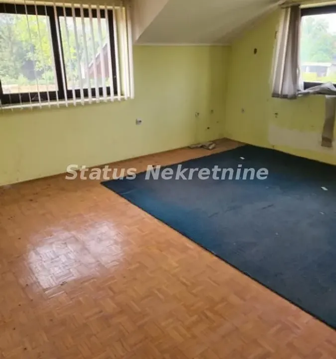 Prodaja, poslovni prostor, 550m², Futog, Novi Sad Sve Podlokacije