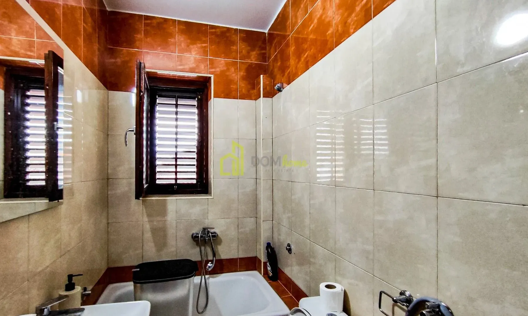 Sale, house, 340m², Tološi, Podgorica