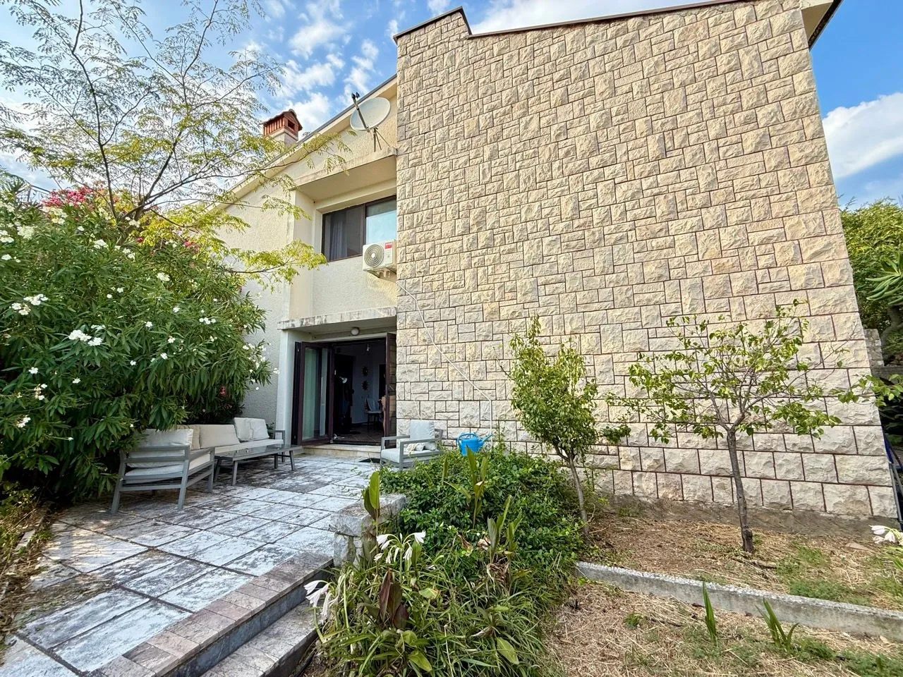 Prodaja, kuća, 183m², Centar, Ulcinj