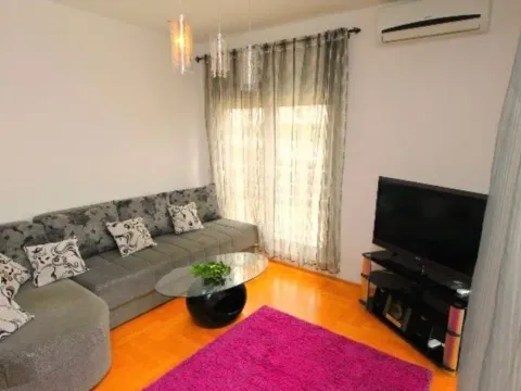 Izdavanje, dvosoban stan, 73m², Mainski Put, Budva - image 5