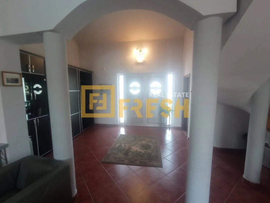 Prodaja, kuća, 423m², Donja Gorica, Podgorica