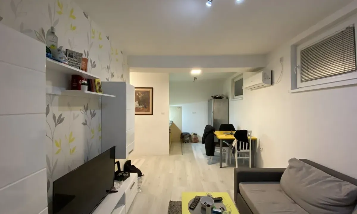 Prodaja, jednosoban stan, 37m², Bulevar Evrope, Novi Sad Sve Podlokacije