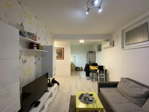 Prodaja, jednosoban stan, 37m², Bulevar Evrope, Novi Sad Sve Podlokacije