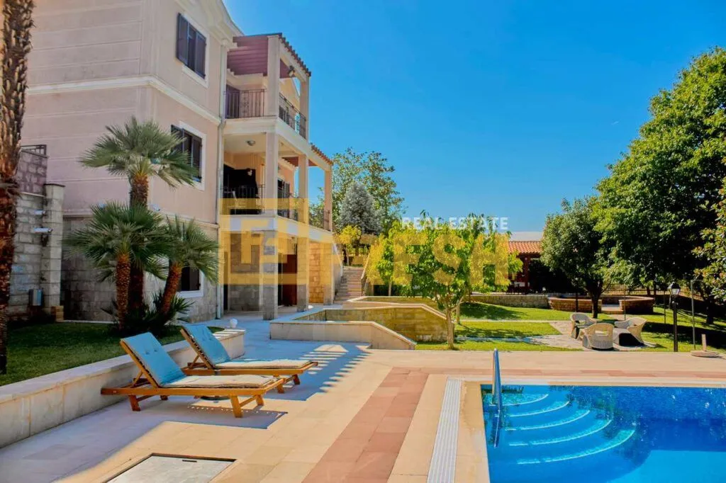 Sale, house, 300m², Zagorič, Podgorica