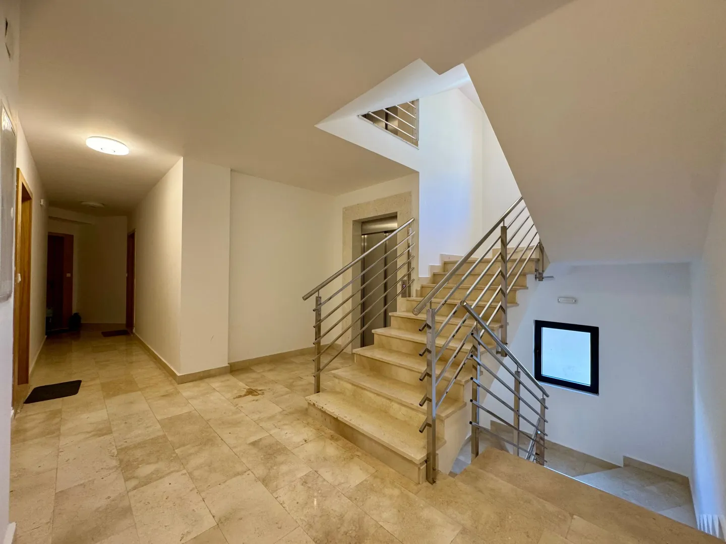 Rent, one bedroom apartment, 45m², Rafailovići, Budva