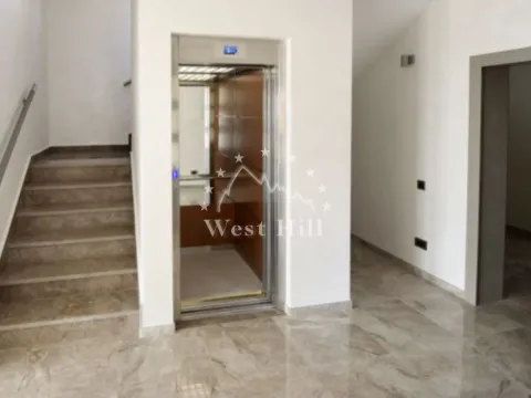 Sale, house, 400m², Bečići, Budva - image 17