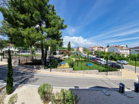 Prodaja, stan, 57m², Tivat, Crna Gora - image 4