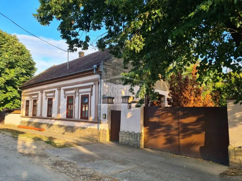 Prodaja, kuća, 263m², Bajmok, Subotica