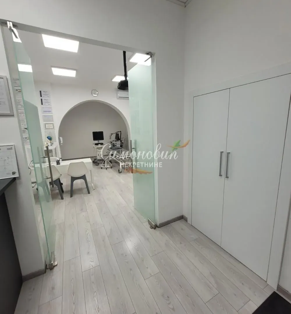 Rent, office space, 136m², Čukarica, Beograd
