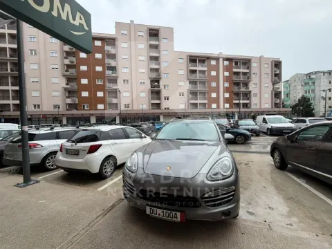 Rent, office space, 100m², Stari Aerodrom, Podgorica - image 5