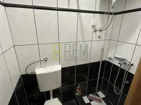 Izdavanje, kuća, 170m², Gornja Gorica, Podgorica - image 14