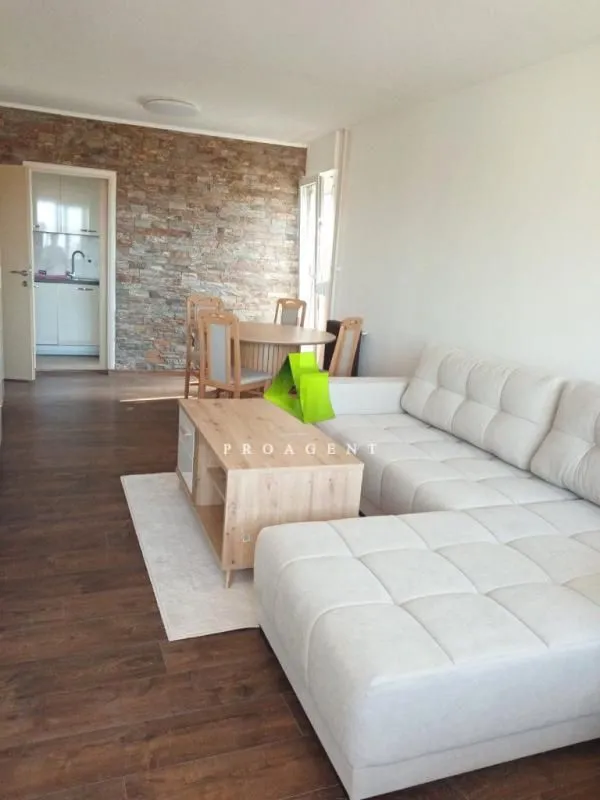Prodaja, trosoban stan, 70m², Medijana, Niš