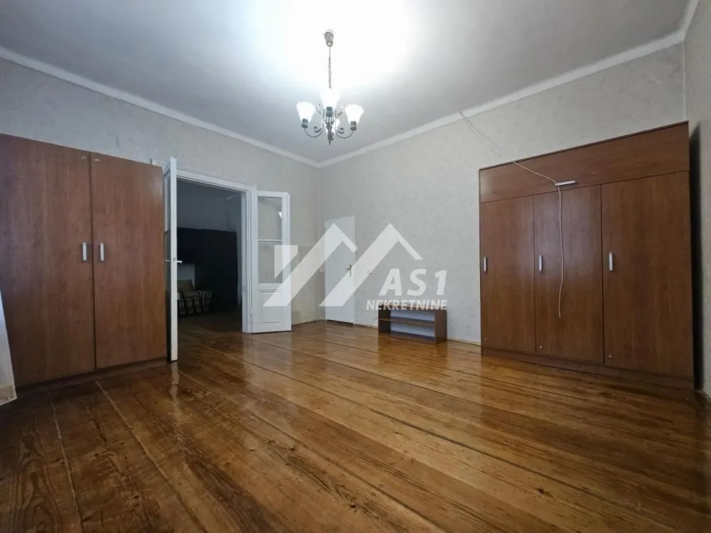Izdavanje, kuća, 106m², Centar, Novi Sad