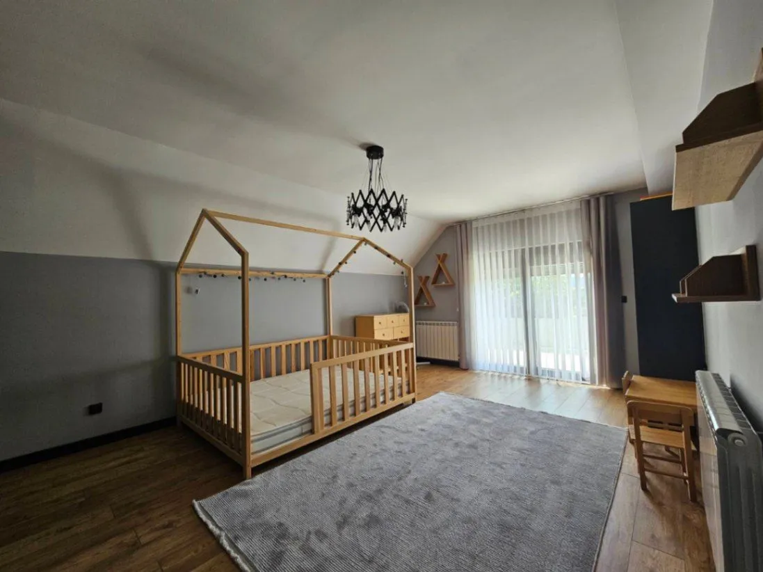 Izdavanje, kuća, 380m², Zeta, Podgorica