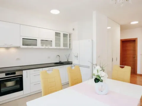 Sale, three bedroom apartment, 120m², Budva, Crna Gora - image 4