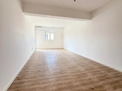 Izdavanje, trosoban stan, 91m², Ilino, Bar - image 6
