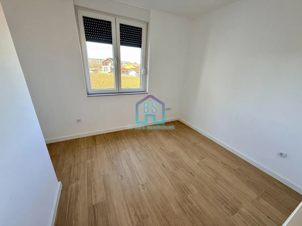 Prodaja, trosoban stan, 72m², Alibegovac, Petrovaradin