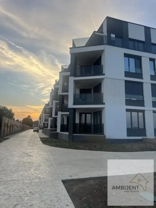 Prodaja, četvorosoban stan, 116m², Stari Banovci, Stara Pazova