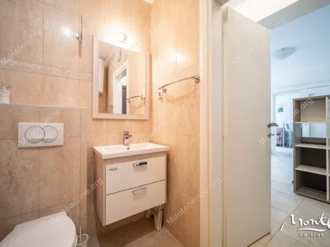 Sale, one bedroom apartment, 42m², Dobrota, Kotor - image 15