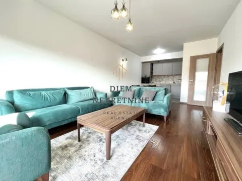 Izdavanje, dvosoban stan, 70m², Master Kvart, Podgorica - image 2