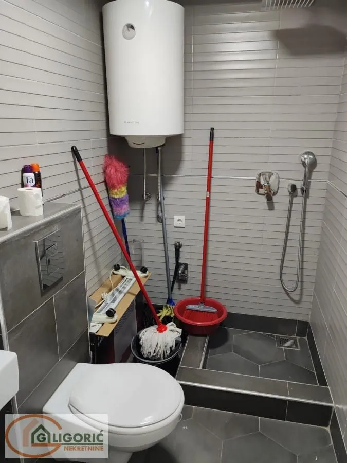 Prodaja, trosoban stan, 72m², Profesorska Kolonija, Palilula Sve Podlokacije