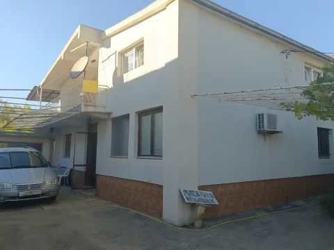 Sale, house, 215m², Šušanj, Bar - image 1
