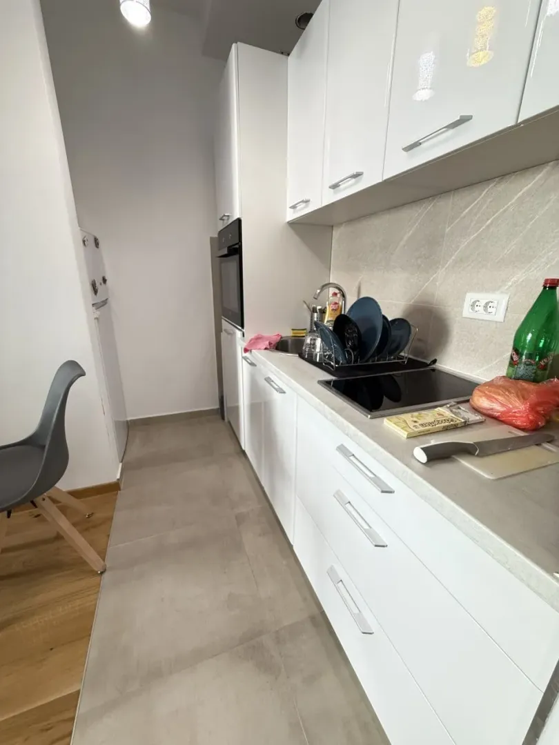 Izdavanje, jednosoban stan, 38m², Bečići, Budva