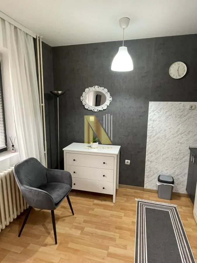 Izdavanje, garsonjera, 24m², Centar, Novi Sad