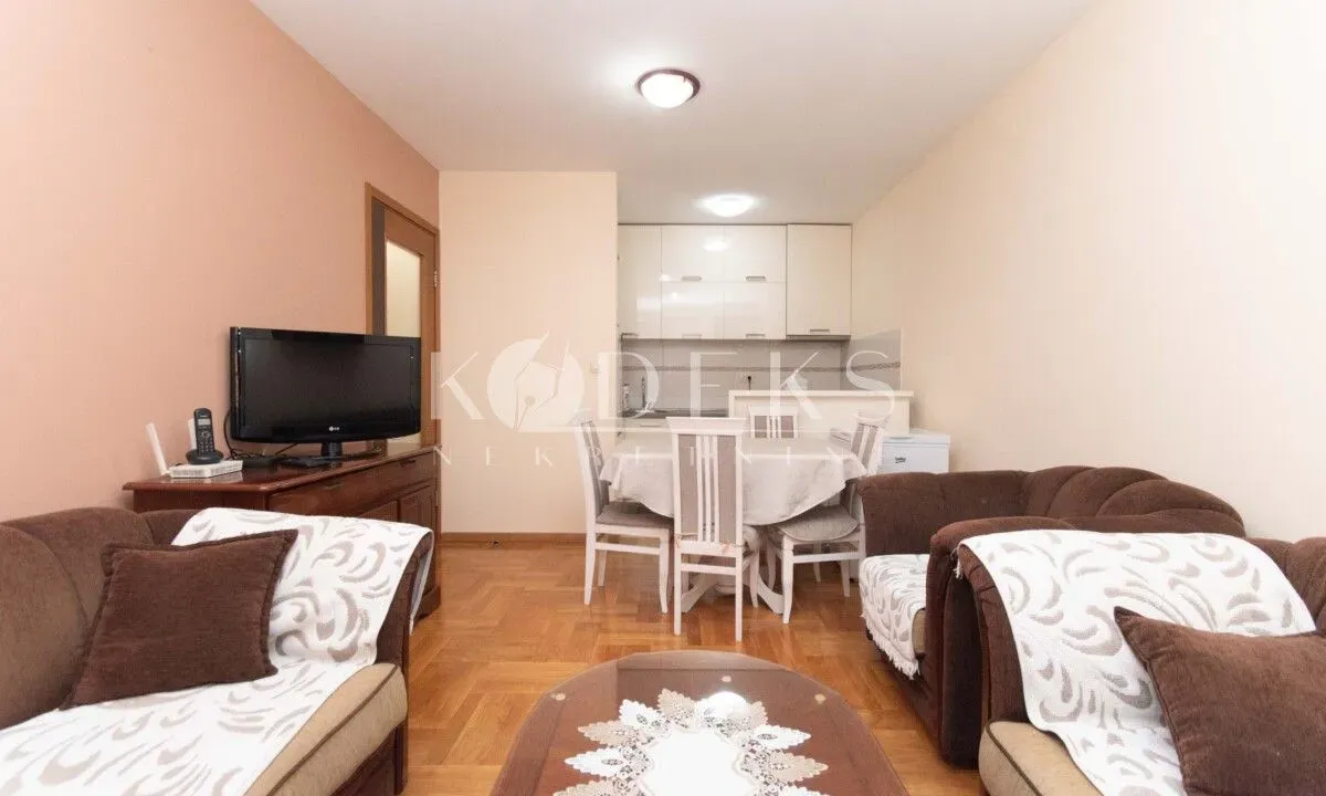 Izdavanje, jednosoban stan, 41m², Stari Aerodrom, Podgorica