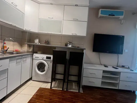 Prodaja, jednosoban stan, 35m², Petrovac, Budva - image 7