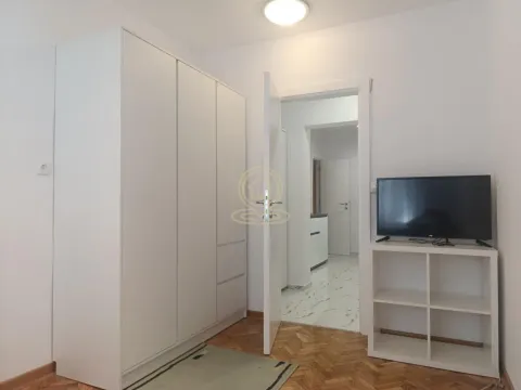 Rent, three bedroom apartment, 78m², Severni Bulevar, Zvezdara Sve Podlokacije - image 17