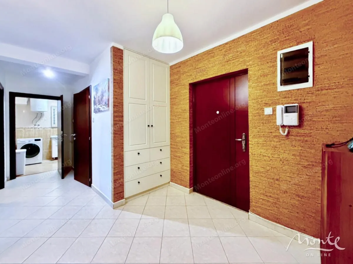 Prodaja, trosoban stan, 122m², Petrovac, Budva