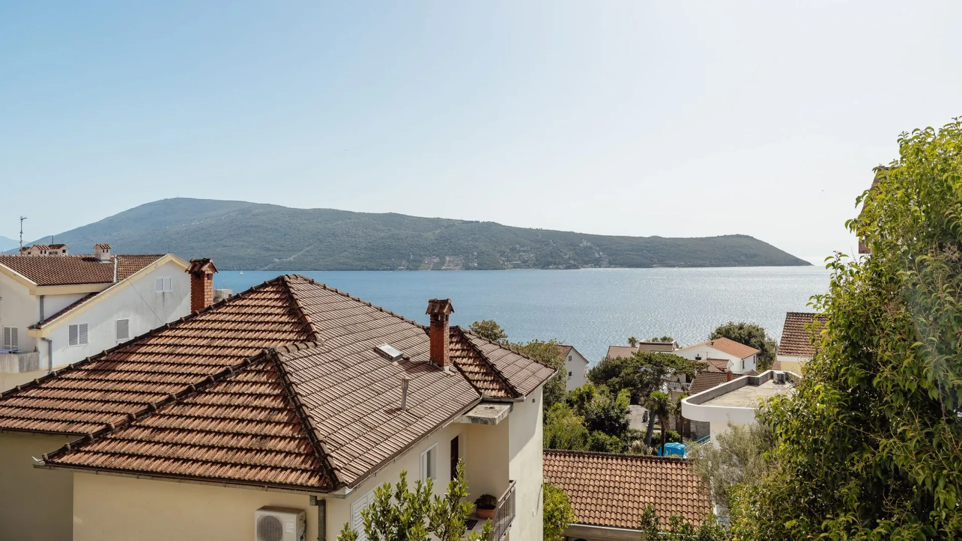 Prodaja, dvosoban stan, 180m², Savina, Herceg Novi