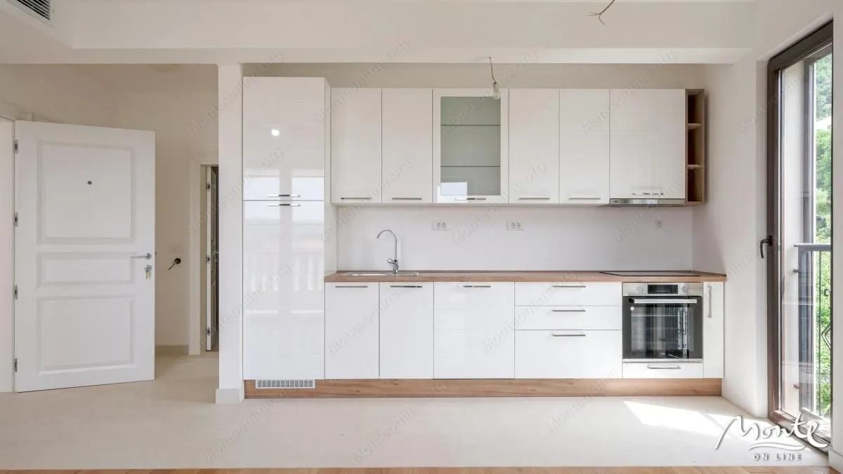 Prodaja, jednosoban stan, 50m², Centar, Tivat