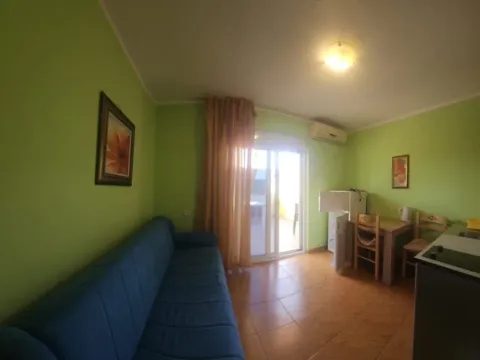 Prodaja, kuća, 130m², Šušanj, Bar - image 7