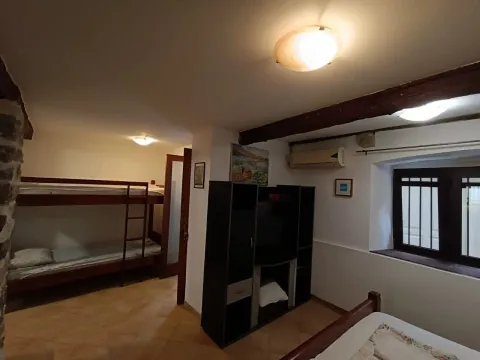 Prodaja, trosoban stan, 88m², Kotor, Crna Gora - image 11