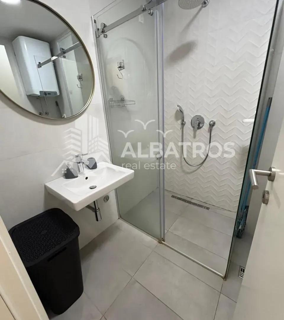 Izdavanje, jednosoban stan, 36m², Soho City, Bar