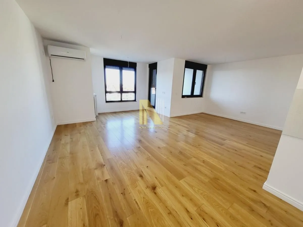 Prodaja, četvorosoban stan, 170m², Grbavica, Novi Sad Sve Podlokacije