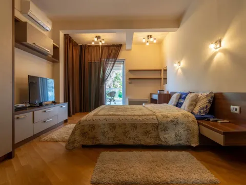 Sale, house, 267m², Tivat, Crna Gora