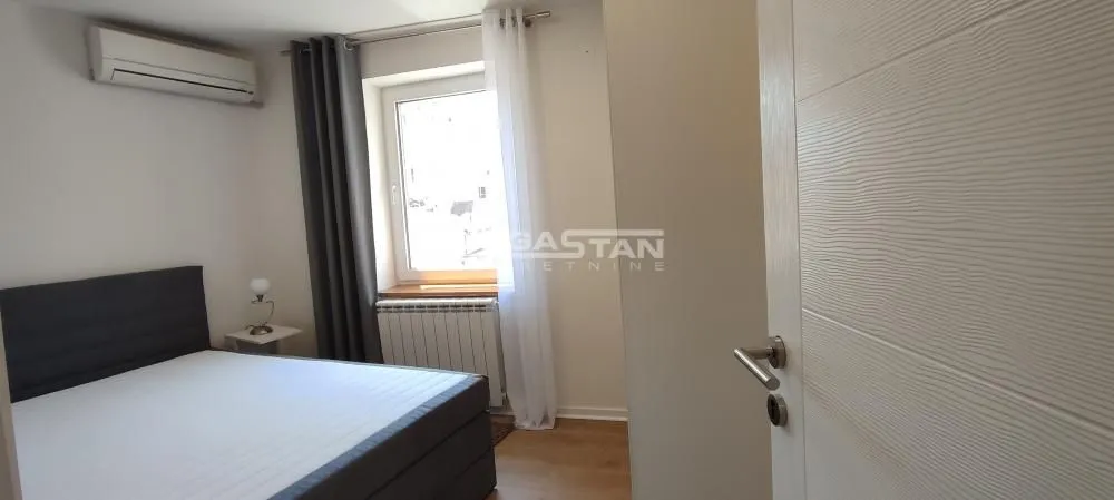 Rent, two bedroom apartment, 60m², Stari Grad, Beograd