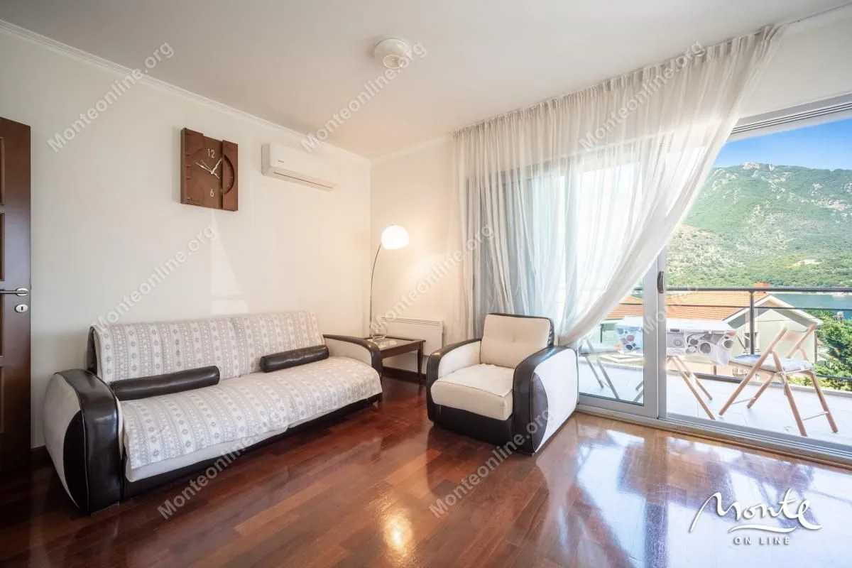 Prodaja, dvosoban stan, 81m², Dobrota, Kotor