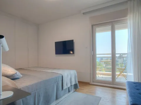 Prodaja, trosoban stan, 84m², Centar, Budva - image 11