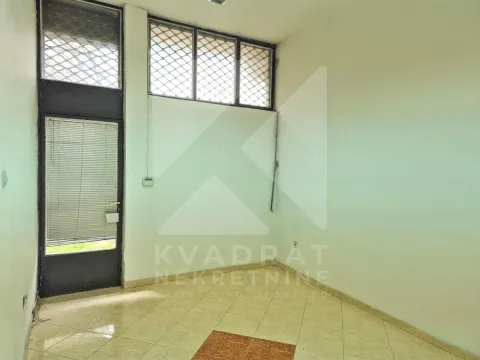 Rent, office space, 122m², Autobuska stanica, Podgorica - image 4