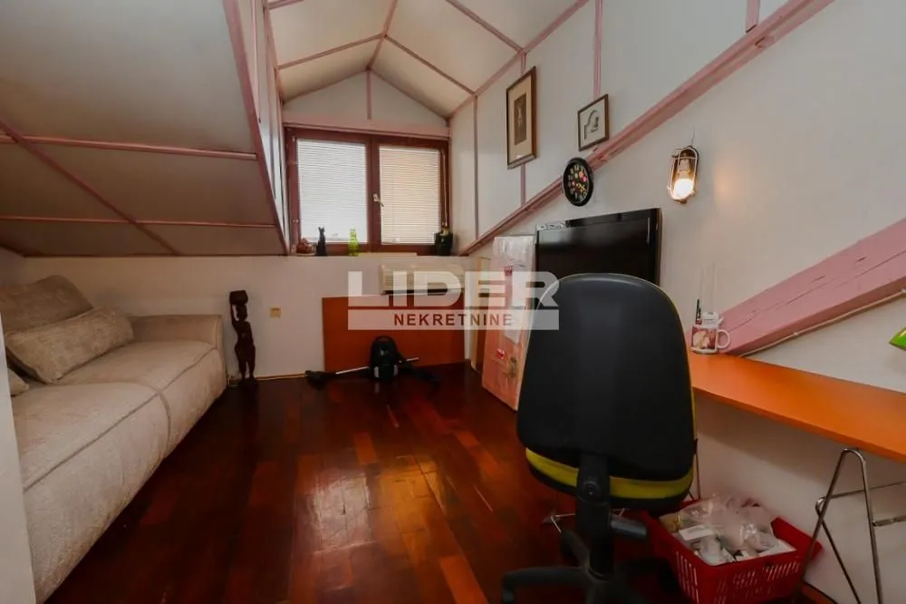 Sale, three bedroom apartment, 110m², Stari Grad, Beograd
