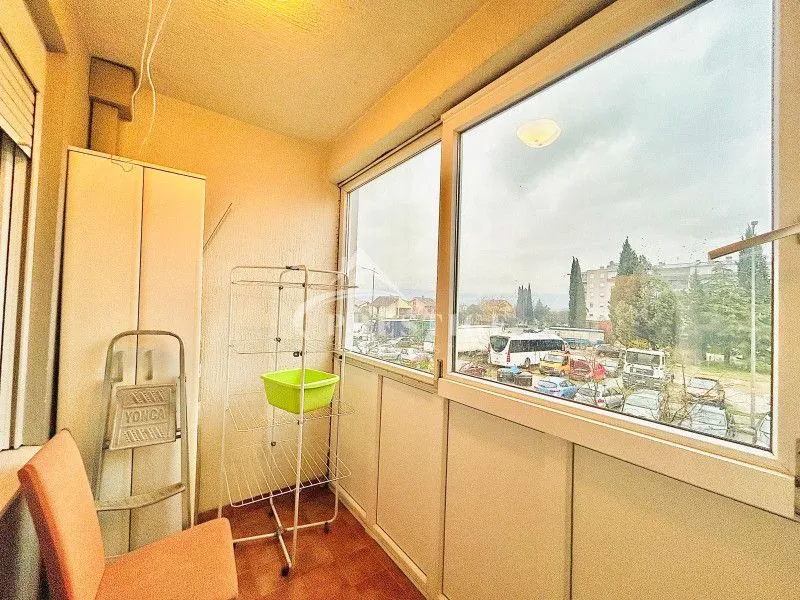 Izdavanje, dvosoban stan, 65m², Blok 9, Podgorica