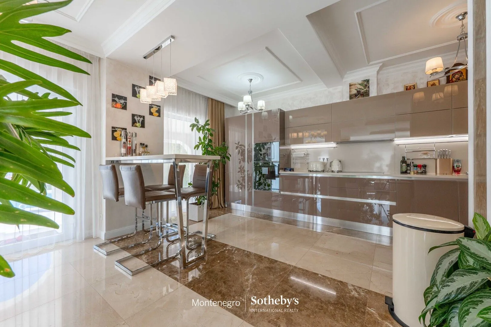 Sale, house, 410m², Blizikuće, Budva