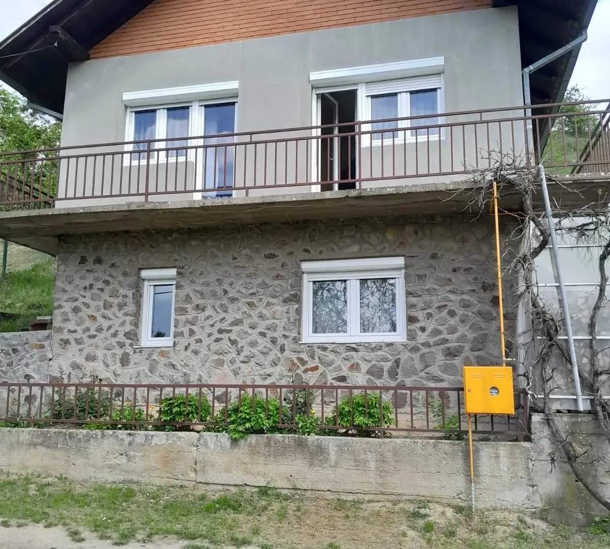 Prodaja, kuća, 120m², Rakovac, Novi Sad Sve Podlokacije