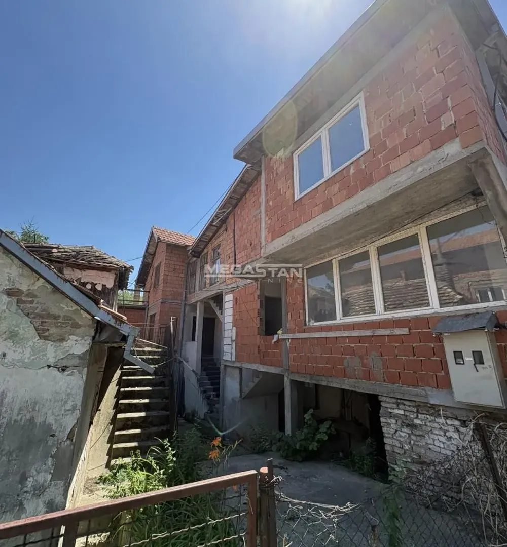 Prodaja, kuća, 414m², Mali Mokri Lug, Zvezdara Sve Podlokacije