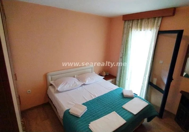 Sale, two bedroom apartment, 95m², Sveti Stefan, Budva